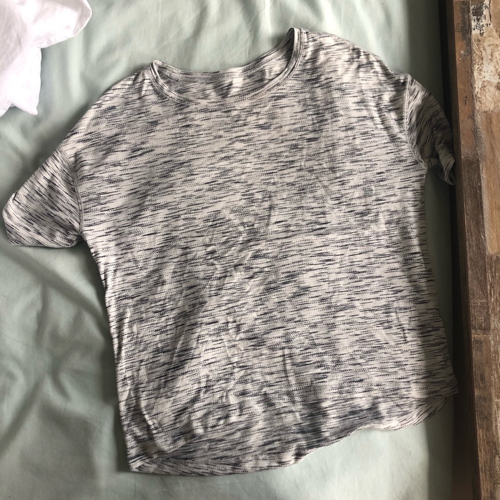 cropped lulu tee
